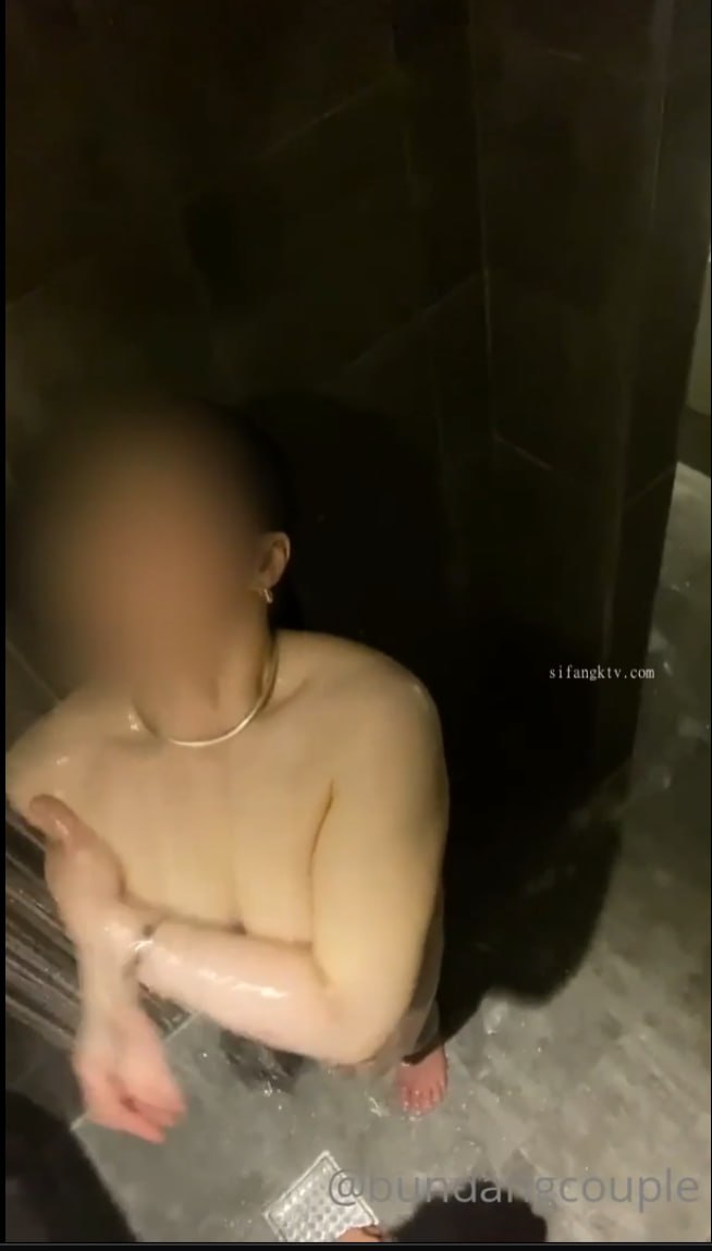 探花系列-极品小萝莉_洗干净了随便亲,小仙女舌吻口交啪啪